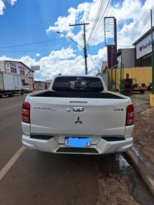 MITSUBISHI L200 TRITON 2.4 16V TURBO DIESEL SPORT HPE-S CD 4P 4X4 AUTOMÁTICO